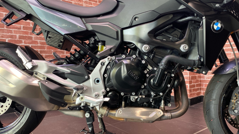 BMW F900 R